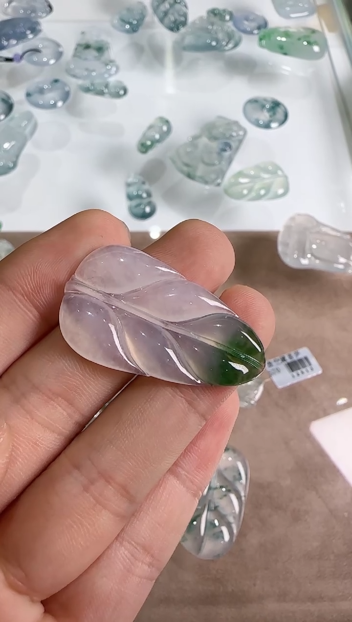 【闪购商品】翡翠吊坠(不含链)未镶嵌··