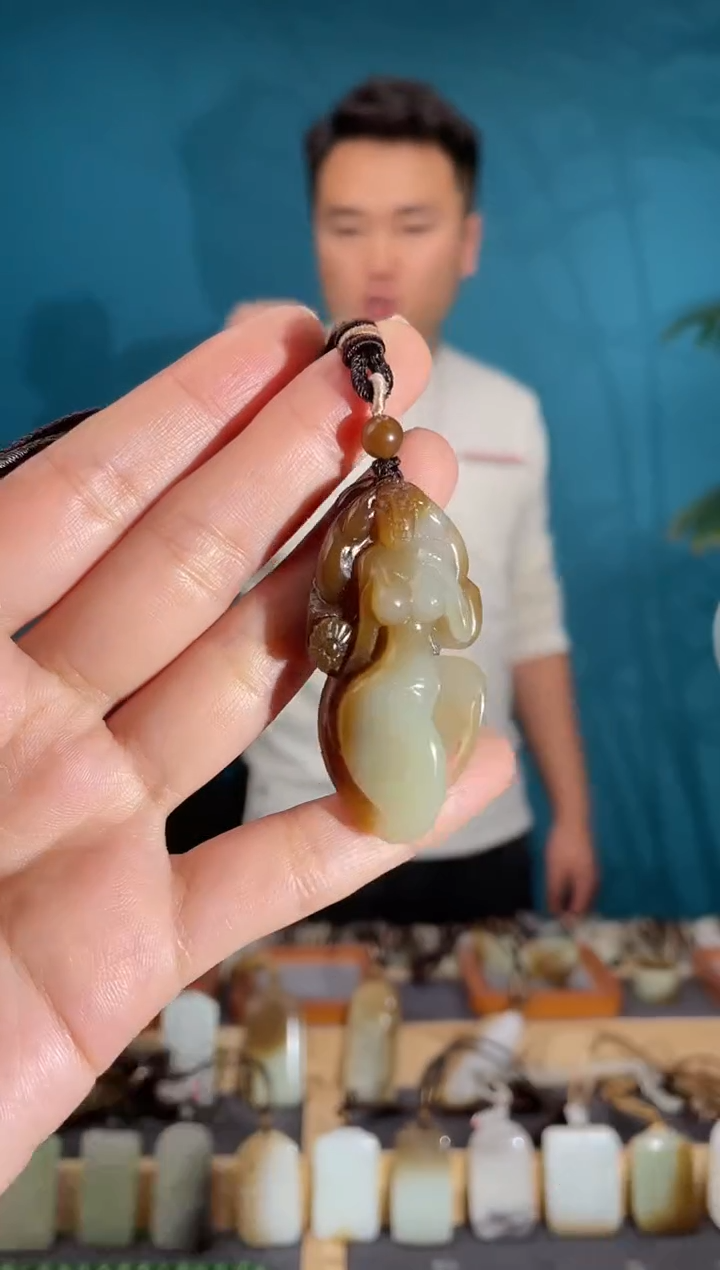 颈饰未镶嵌和田玉1