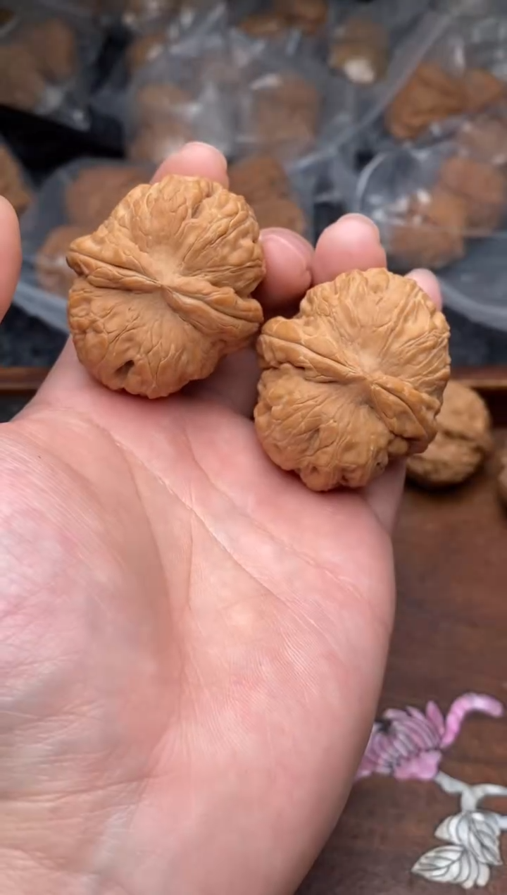 【闪购商品】文玩核桃把件G63号43尺元宝