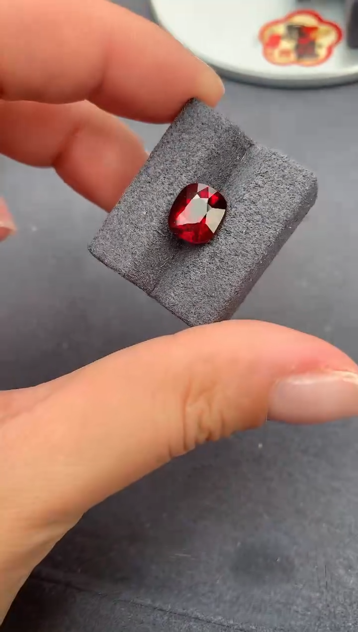 【闪购商品】碧玺裸石未镶嵌2.7ct卢比莱
