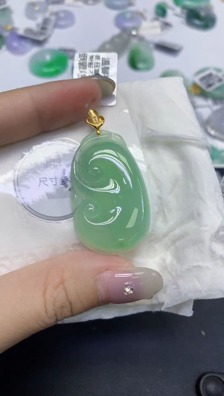 颈饰18K金镶嵌翡翠天然缅甸翡翠A货百元以上9元证书费自理
