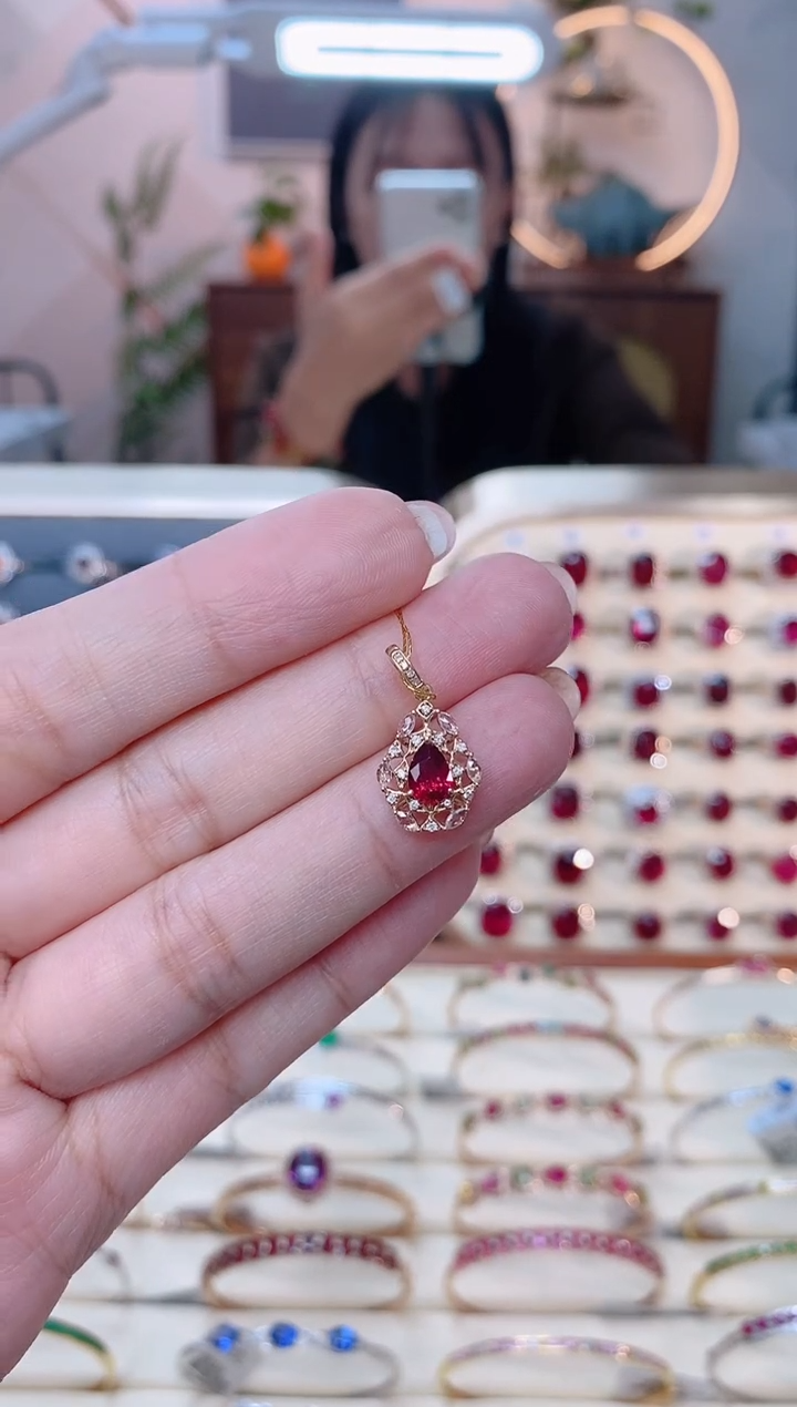【闪购商品】红宝石18K金吊坠18K金镶嵌1