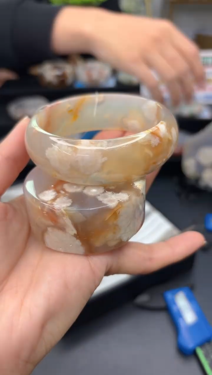 【闪购商品】石英质玉手镯未镶嵌C394(59圈赠送镯心)