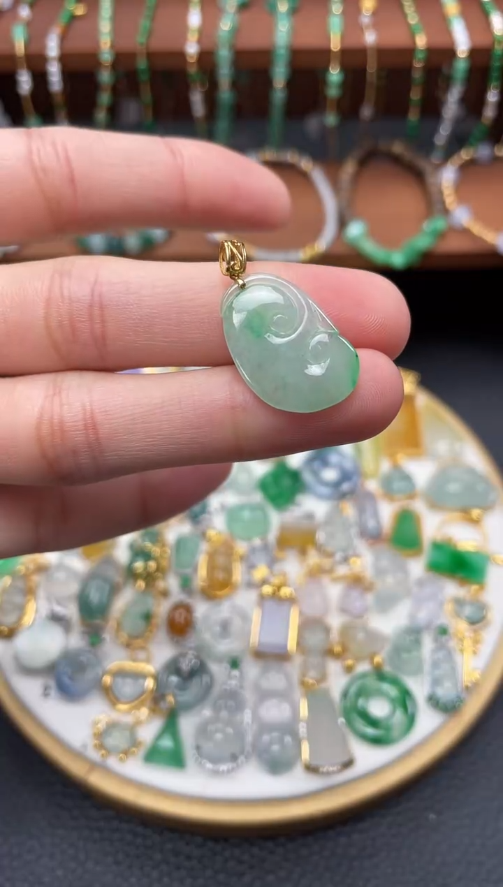 【闪购商品】翡翠吊坠(不含链)18K金镶嵌一个   JK163