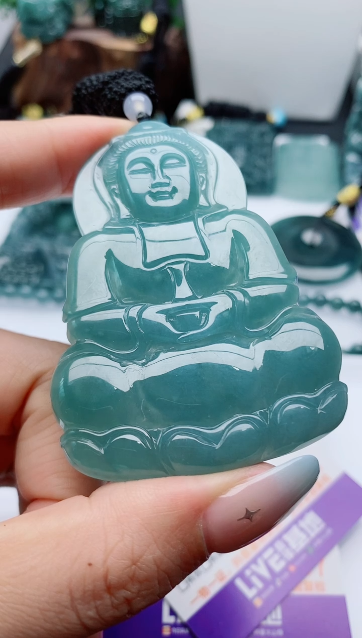 颈饰未镶嵌翡翠             