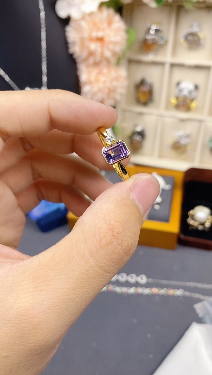【闪购商品】紫晶戒指银S925镶嵌带证书