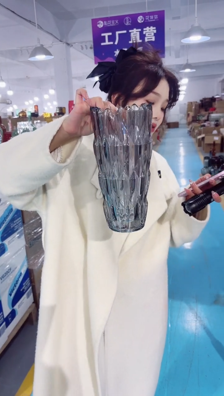 【闪购商品】无铅玻璃私花主义花瓶微瑕-FTET