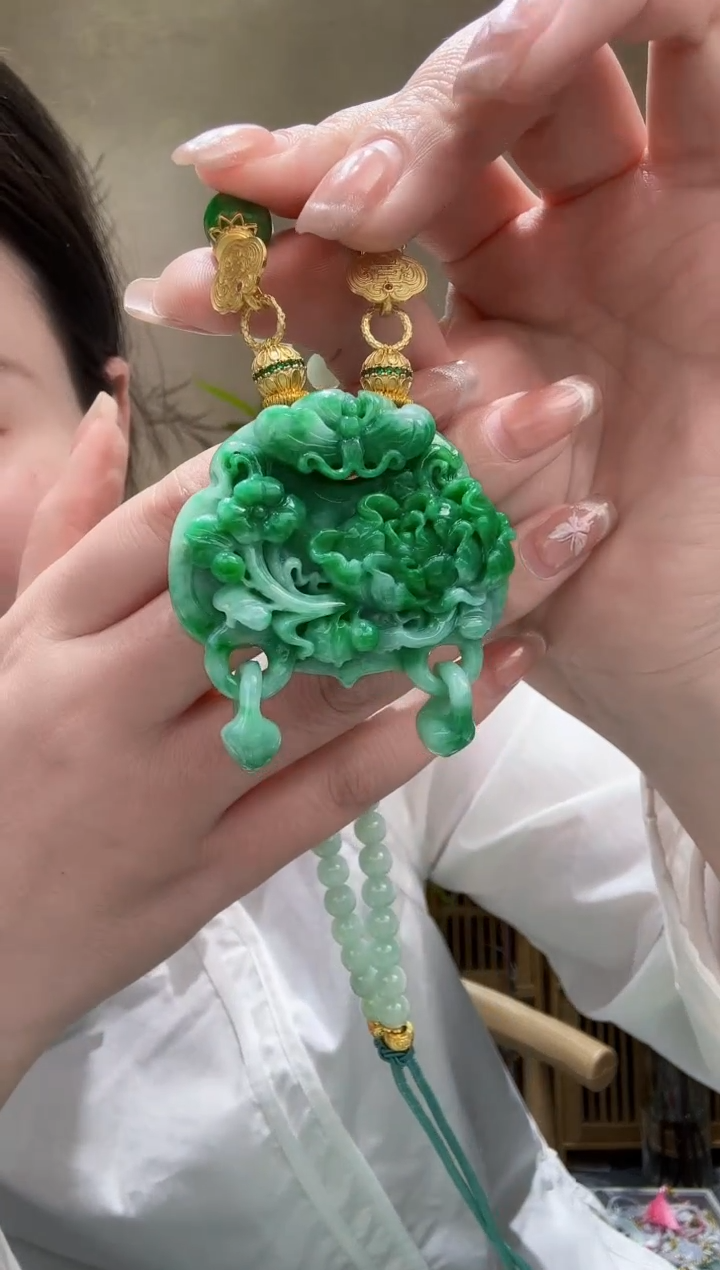 【闪购商品】翡翠未镶嵌颈饰吊坠