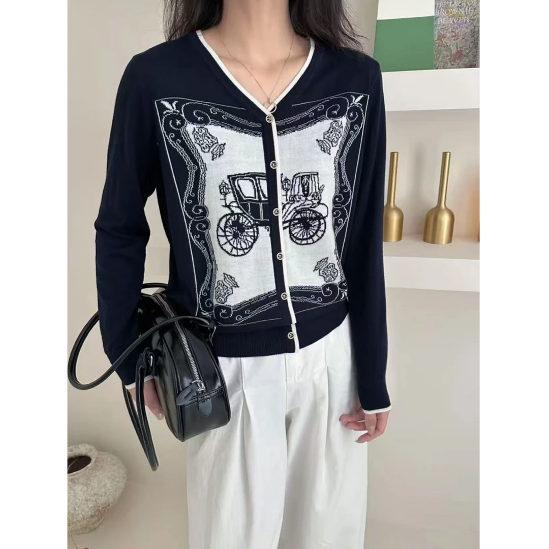 秋冬新款V领长袖马车提花针织假开衫宽松百搭套头上衣女