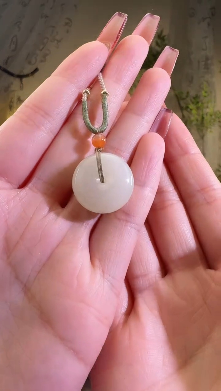 【闪购商品】和田玉颈饰未镶嵌平安扣