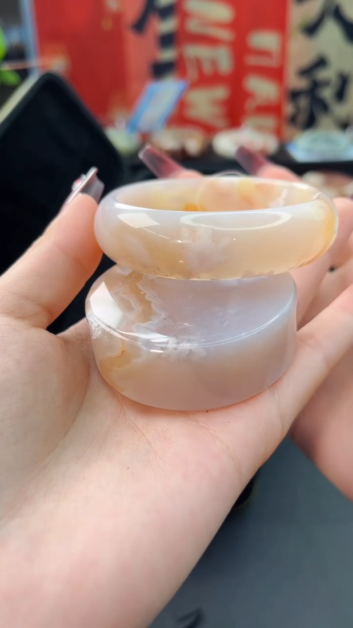 【闪购商品】石英质玉手镯未镶嵌赠送镯心（55圈口）