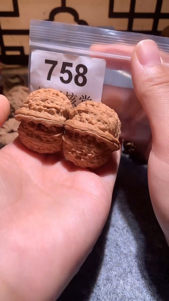 把件文玩核桃【趣玩核堂】 758号，39左右白狮子