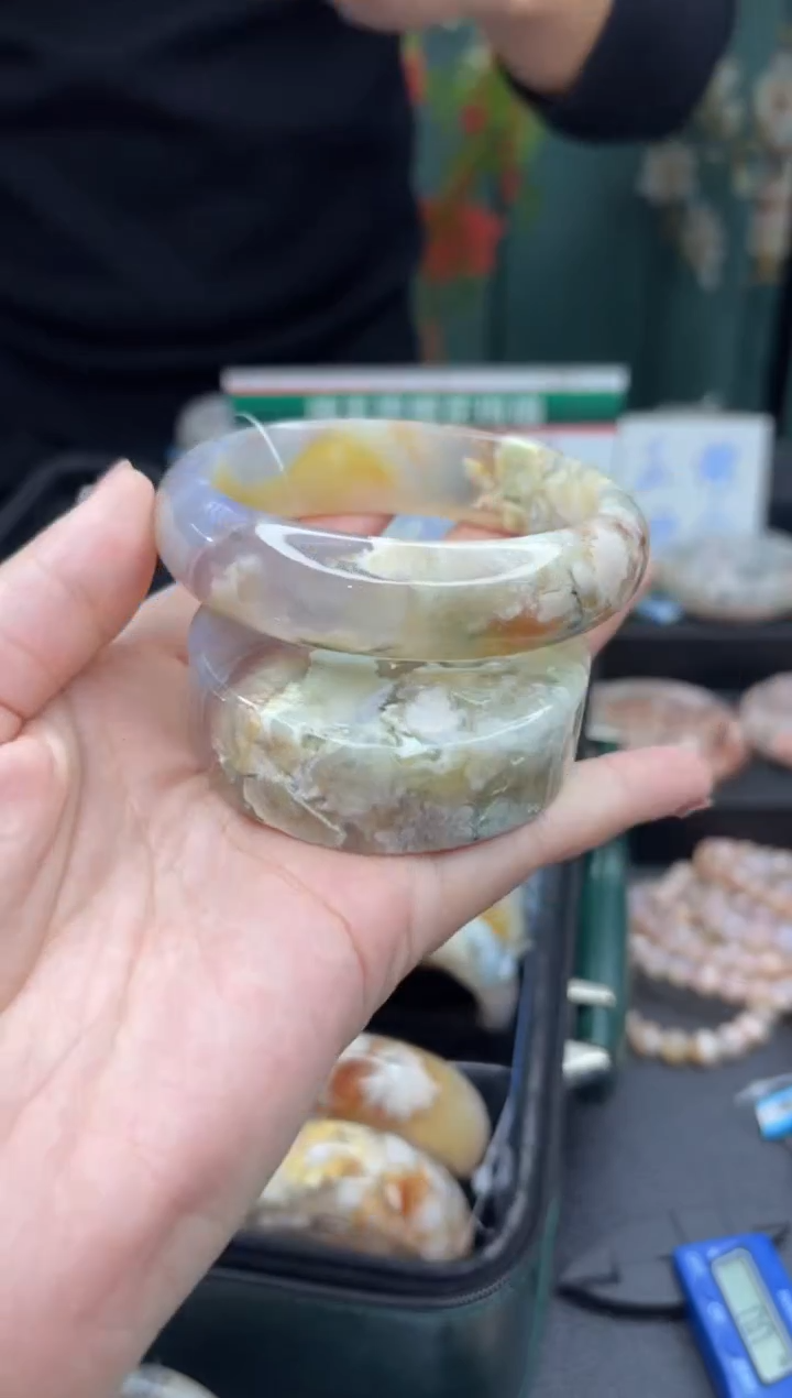 【闪购商品】石英质玉手镯未镶嵌823（61圈赠送镯心）