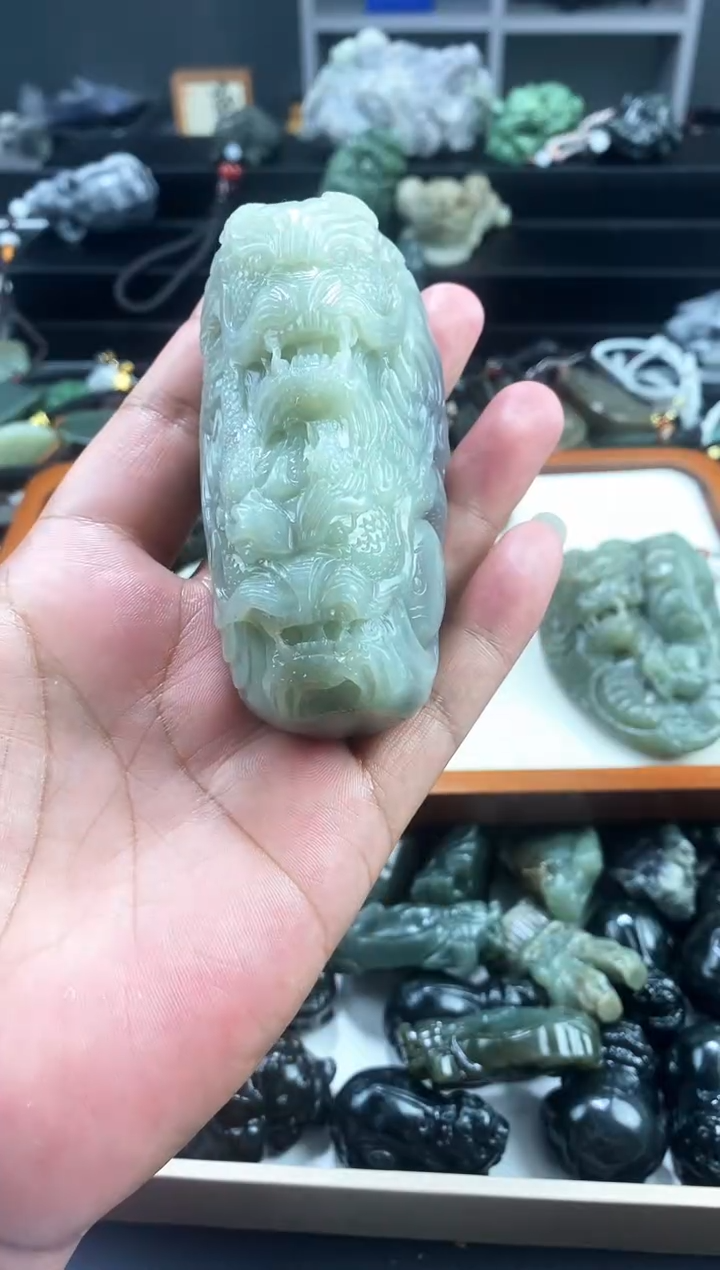 和田玉未镶嵌颈饰1