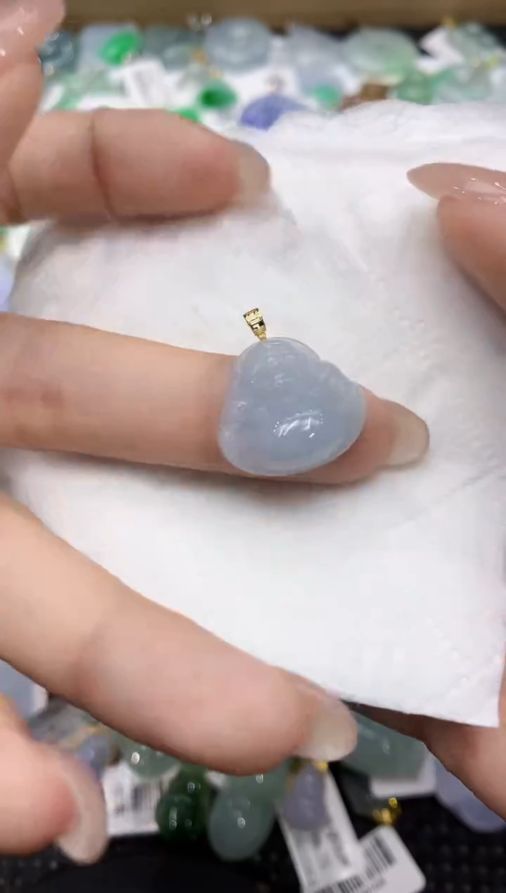 翡翠18K金镶嵌颈饰111111111111