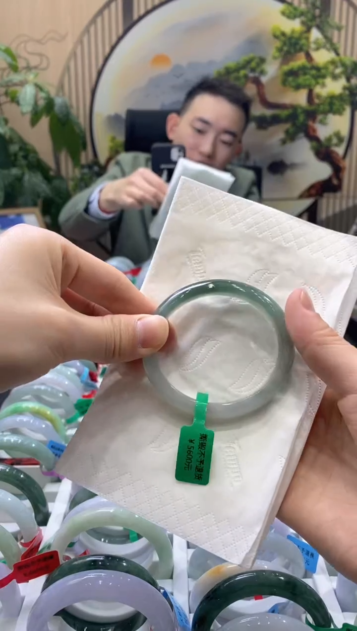 【闪购商品】翡翠手镯未镶嵌0000015857