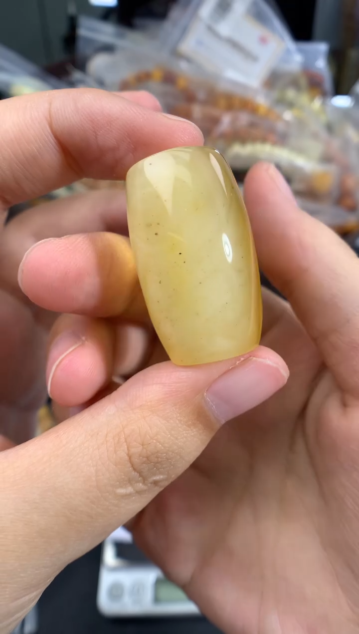 琥珀未镶嵌珠宝奇石1