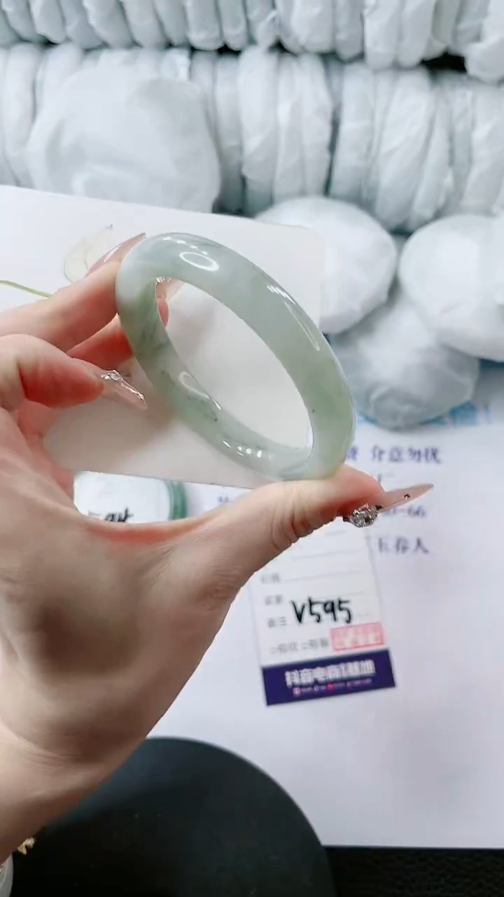 【闪购商品】石英质玉手镯未镶嵌多样性发货V595