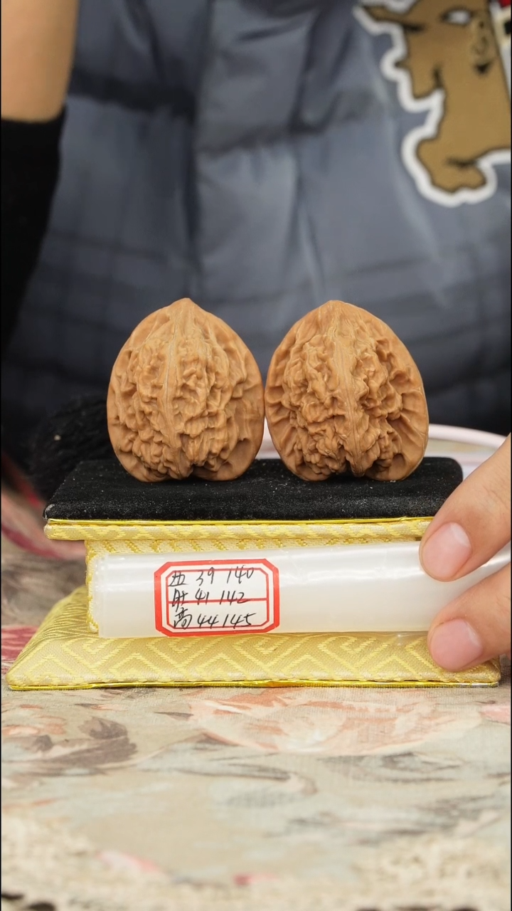 【闪购商品】文玩核桃把件马蹄