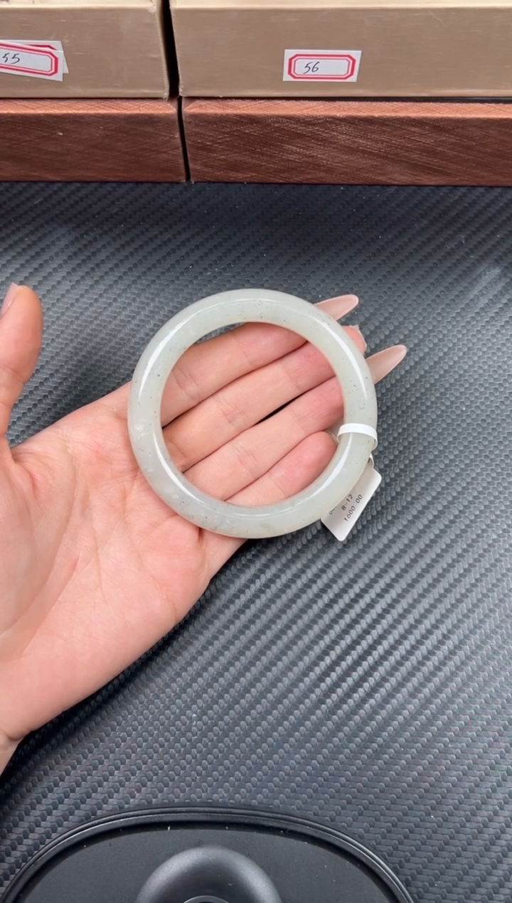 未镶嵌手镯和田玉黑山微色差58L