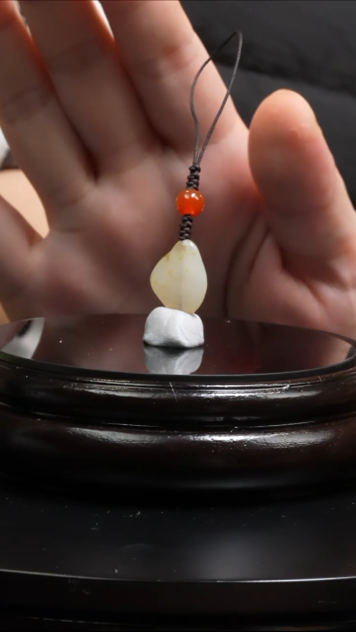 【闪购商品】和田玉吊坠(不含链)未镶嵌2.3g和田玉原石