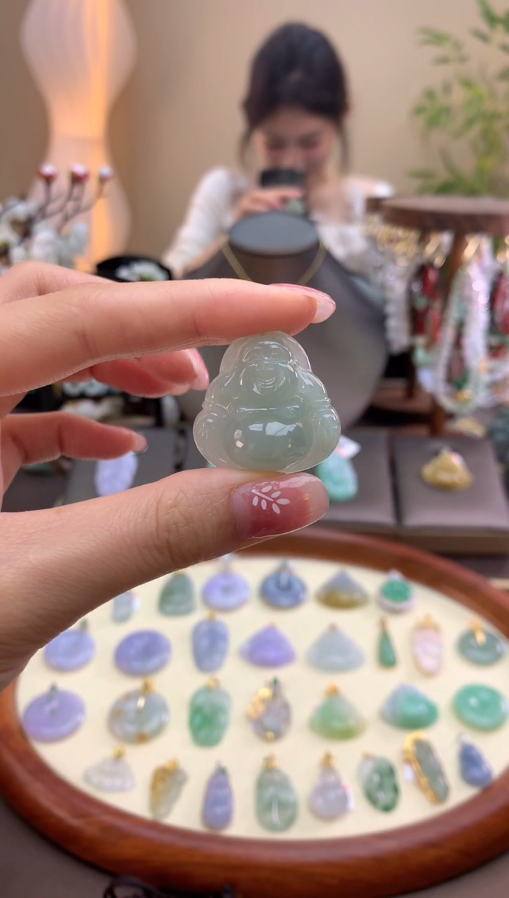 【闪购商品】翡翠颈饰未镶嵌佛公