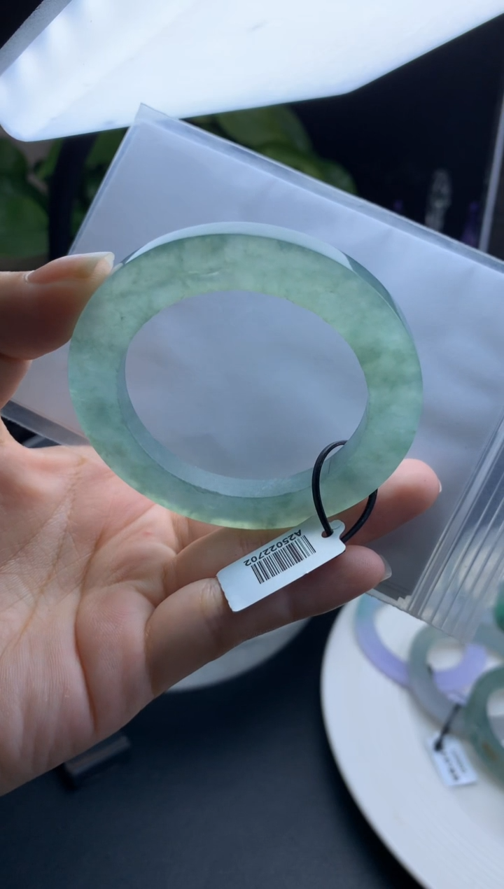 【闪购商品】定制翡翠翡翠手镯定制未镶嵌冰绿50-58