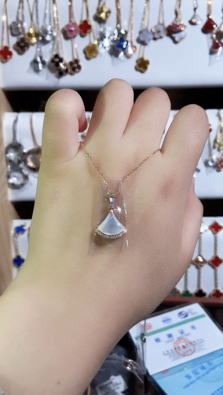 【闪购商品】钻石套链18K金镶嵌钻石k玫小裙