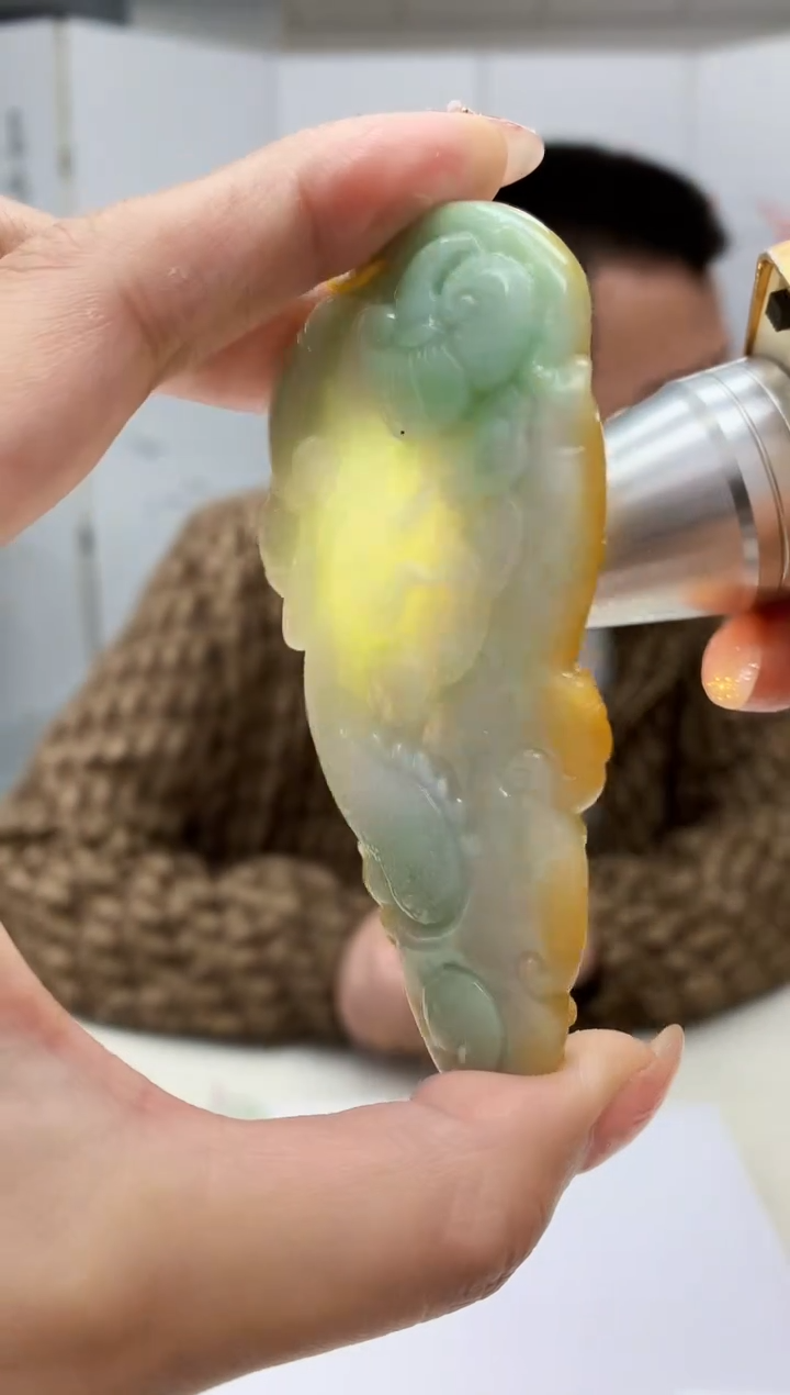 【闪购商品】定制翡翠未镶嵌4812MM-毛货挂件