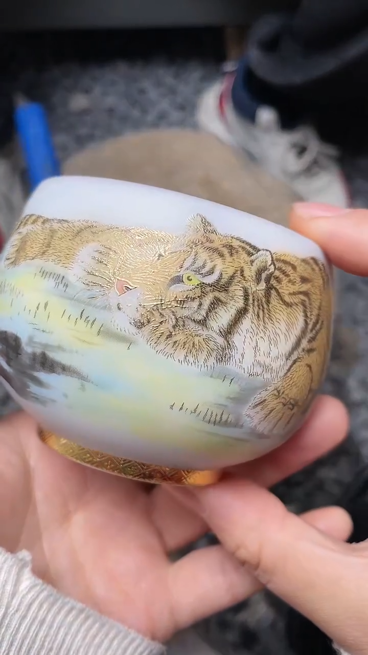 【闪购商品】杯卧虎白瓷磨砂金杯