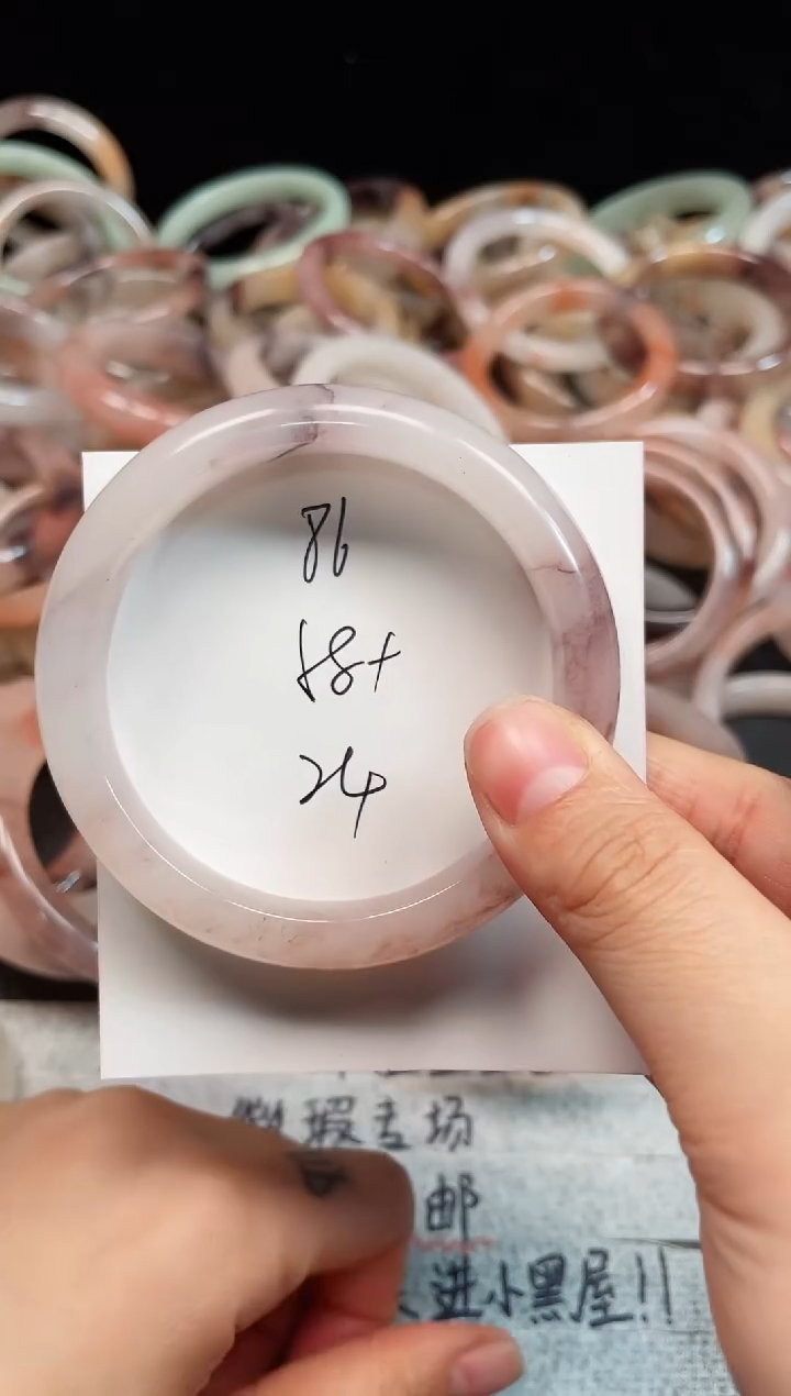 未镶嵌手镯石英质玉86