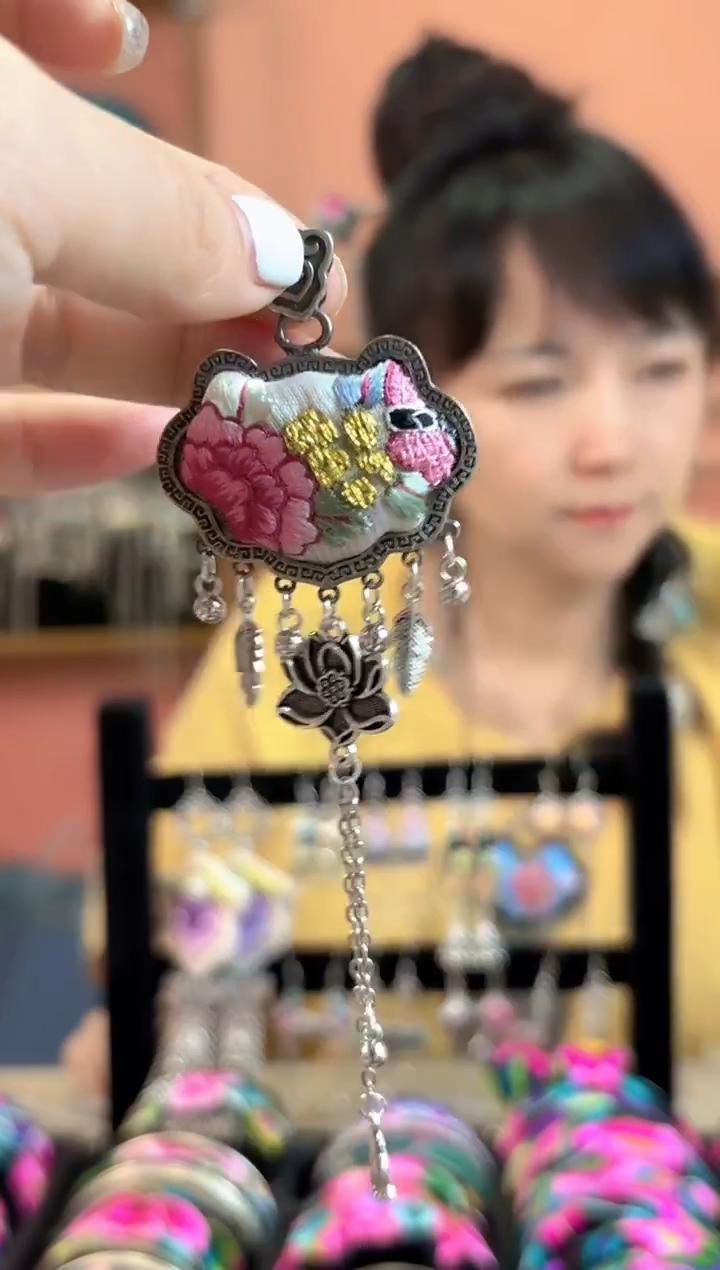 织绣艺枝独绣民族风手工饰品75