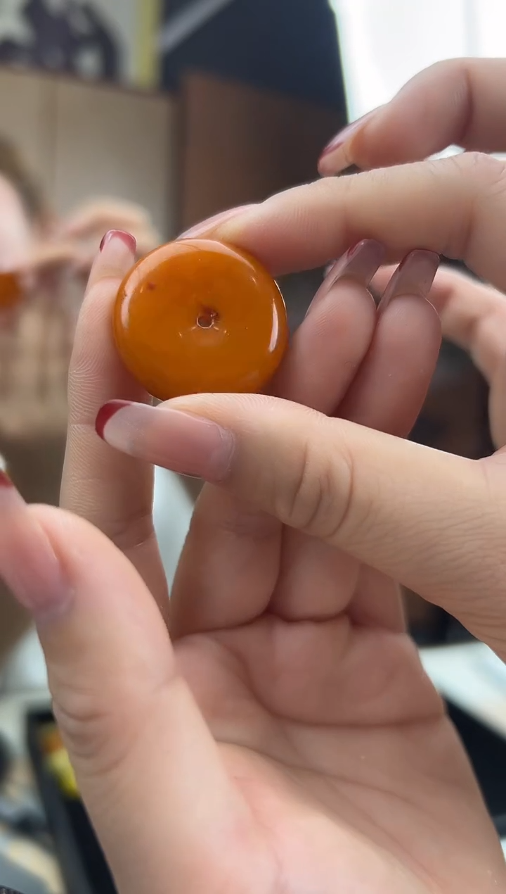 【闪购商品】琥珀裸石未镶嵌蜜蜡吊坠