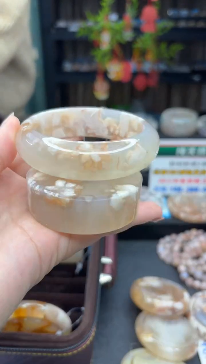 【闪购商品】石英质玉手镯未镶嵌2235（59圈赠送镯心）