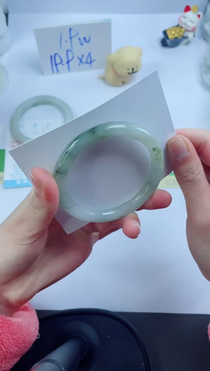 【闪购商品】石英质玉手镯未镶嵌94-55.4