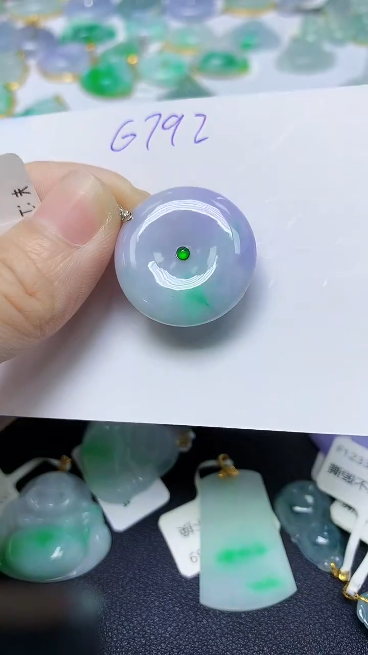 翡翠18K金镶嵌颈饰天然自然緬甸A貨翡翠