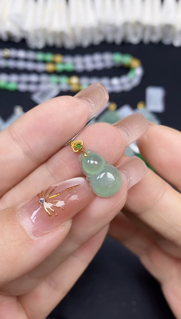 吊坠(不含链)18K金镶嵌翡翠葫芦18K金扣镶嵌@@CMT