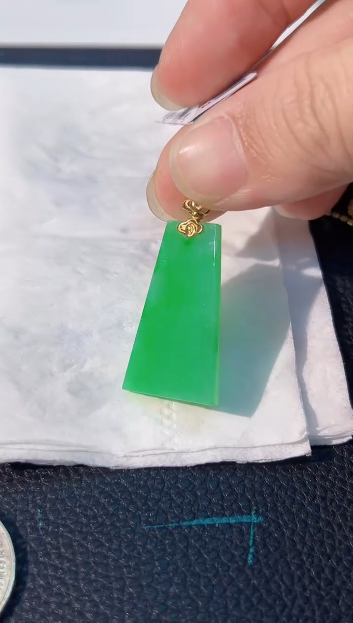 颈饰18K金镶嵌翡翠 缅料A货/支持复检/一件