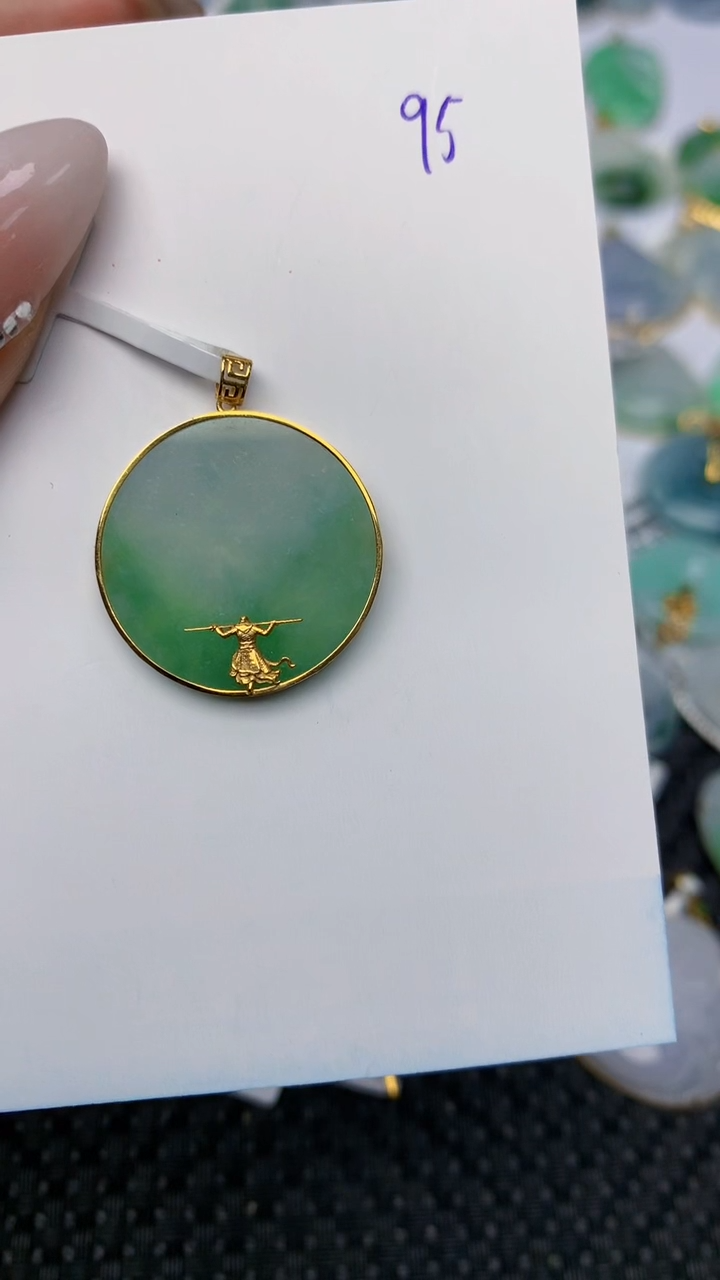 【闪购商品】翡翠颈饰18K金镶嵌天然翡翠a货