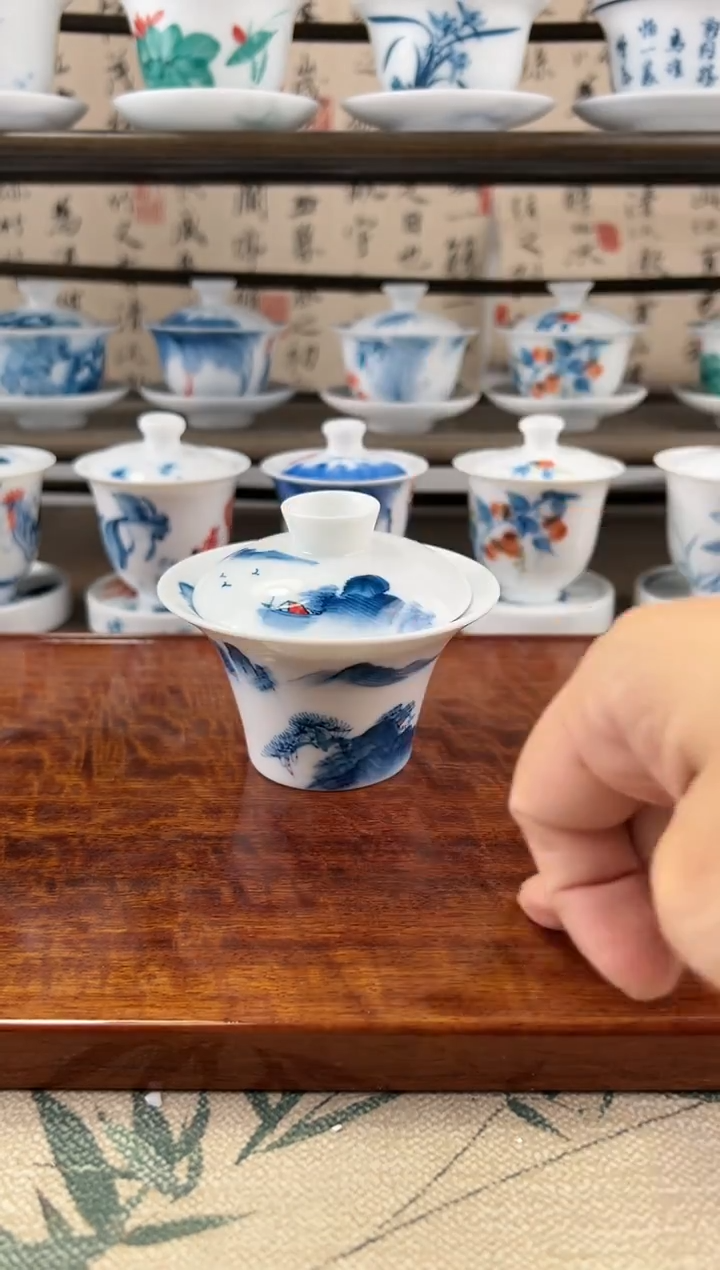 微瑕千里江山二才马蹄盖碗130ml