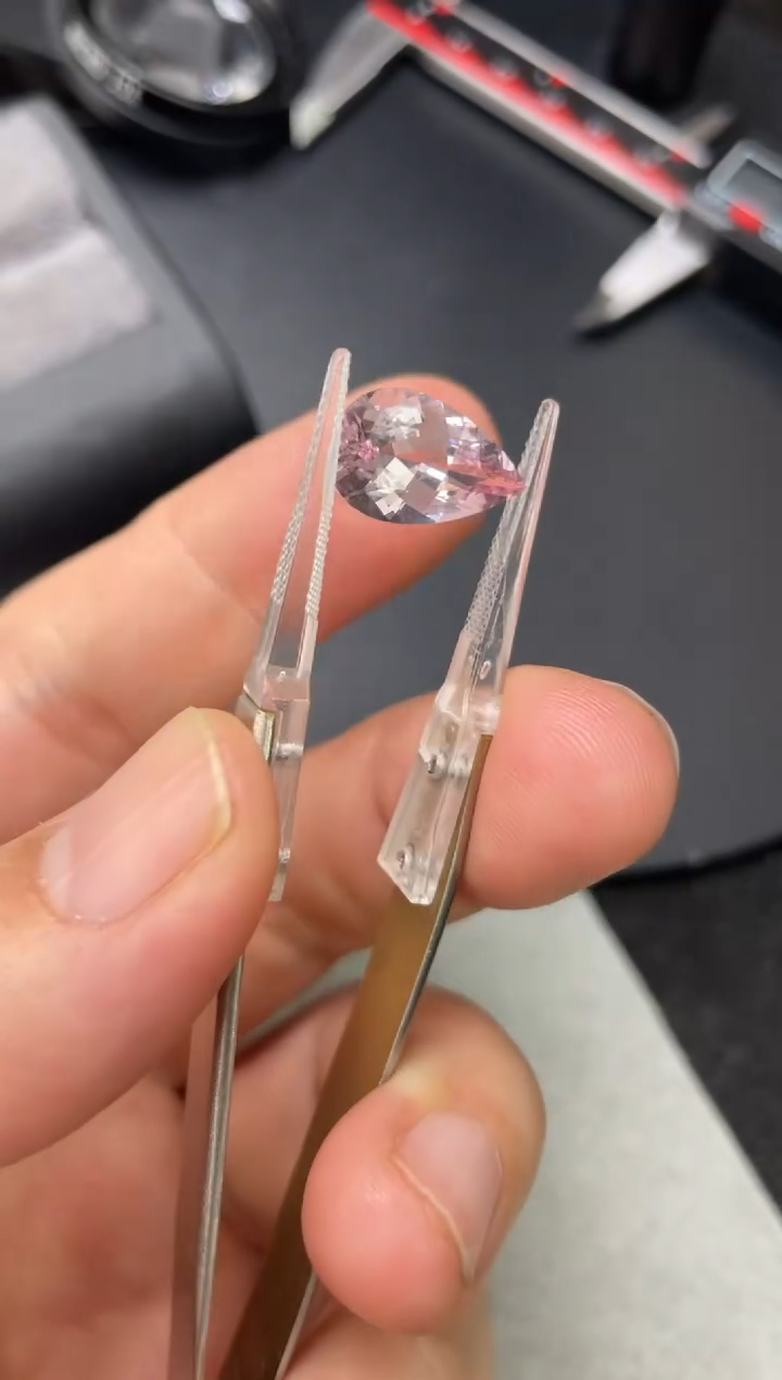 【闪购商品】绿柱石（摩根石）裸石未镶嵌3.37克拉水滴摩根石