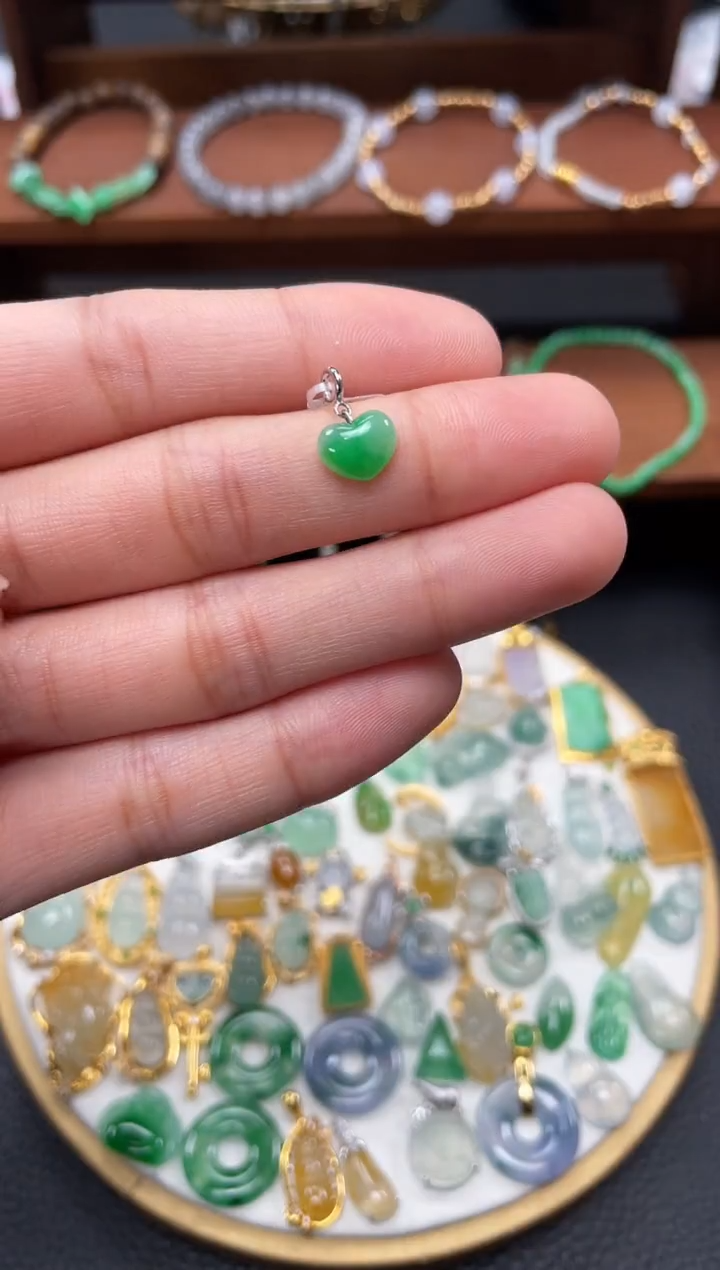 【闪购商品】翡翠吊坠(不含链)18K金镶嵌一个   JK640