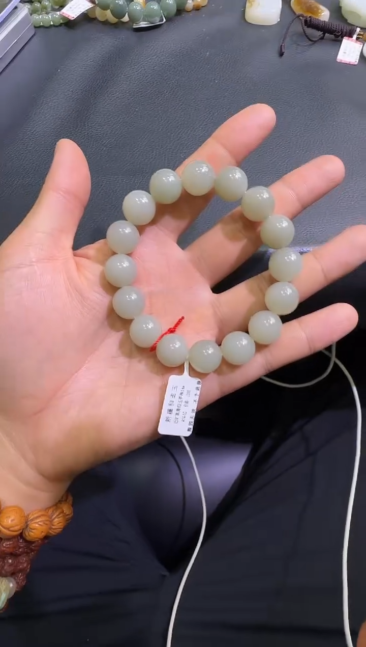 手串未镶嵌和田玉近矿青白玉卡14手串（产地直发）