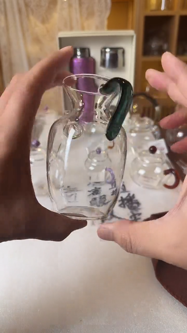 执壶湖绿。。。。。。。。