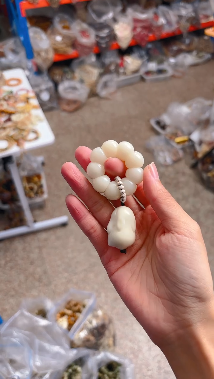 吊坠菩提根/象牙果荔枝栋手捻 白色兔