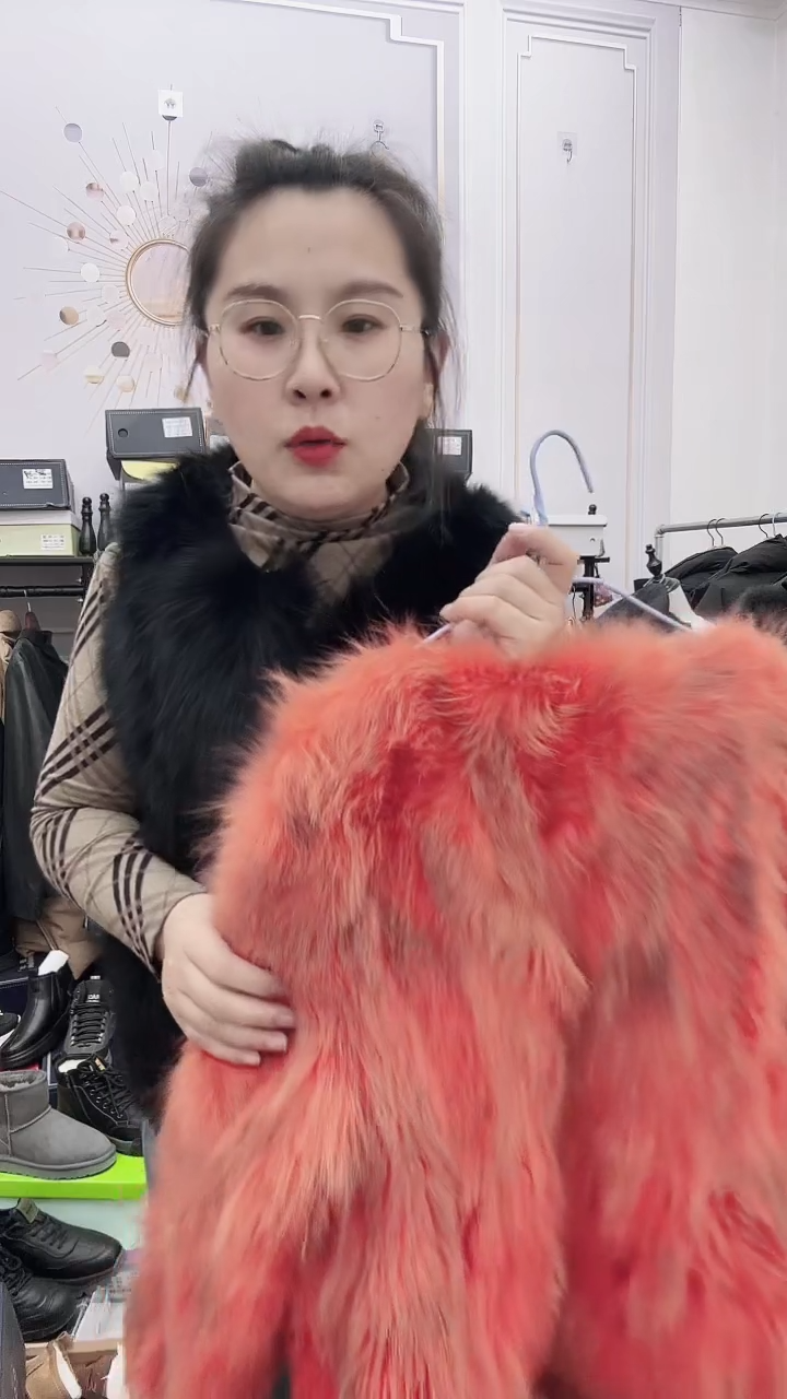 90-110斤真毛女士外套