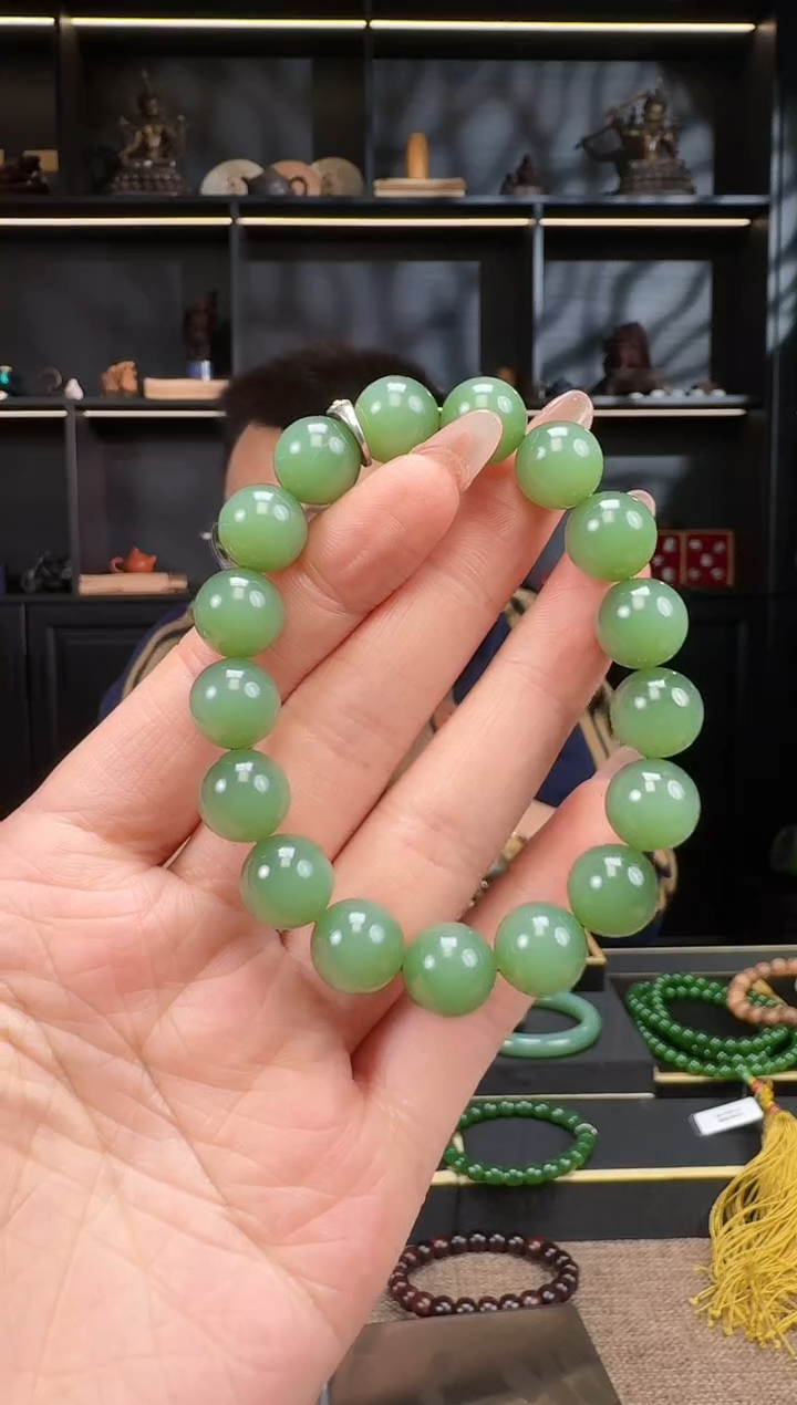 【闪购商品】和田玉1未镶嵌12mm粉青手串