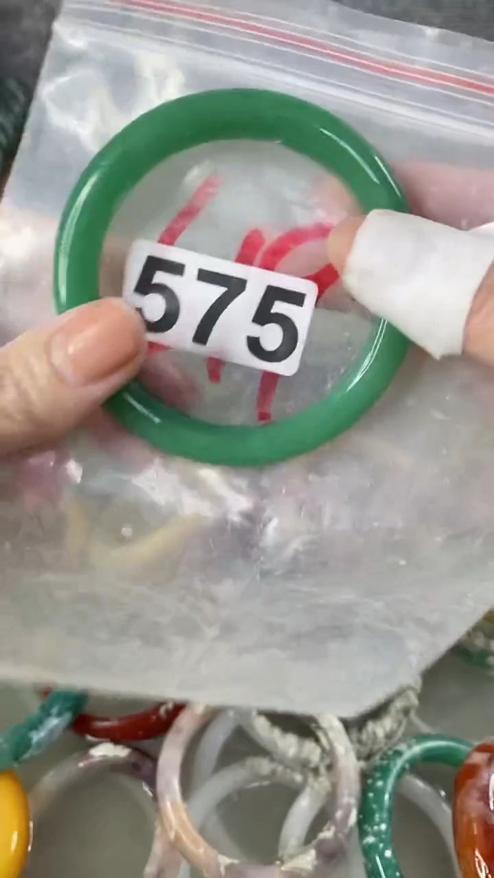 【闪购商品】石英质玉手镯未镶嵌57+575