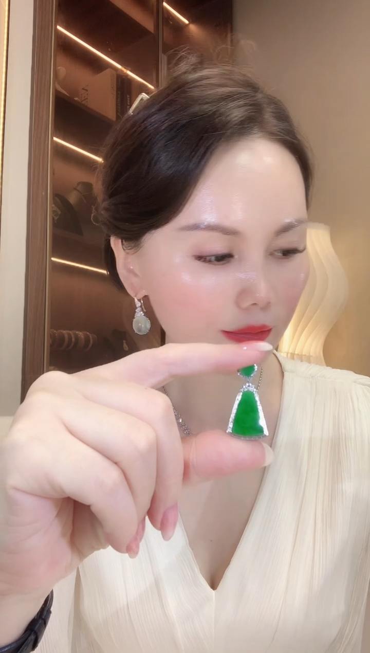 翡翠18K金镶嵌吊坠(不含链)C29   