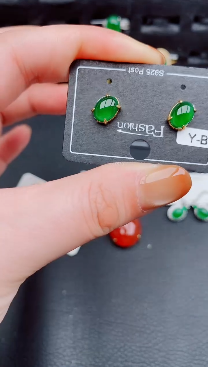 【闪购商品】翡翠耳饰银S925镶嵌天然a货翡翠302